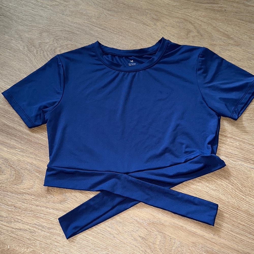 NVGTN navy crop workout top